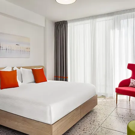 Quadro Hotel, Trademark Collection By Wyndham Saint Julian's