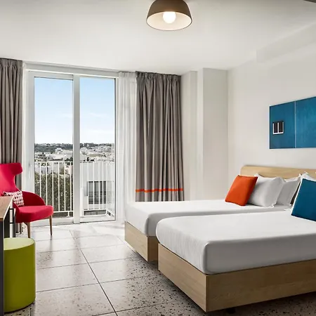 Quadro Hotel, Trademark Collection By Wyndham Saint Julian's
