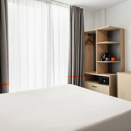 מלון Quadro Hotel, Trademark Collection By Wyndham 3*
