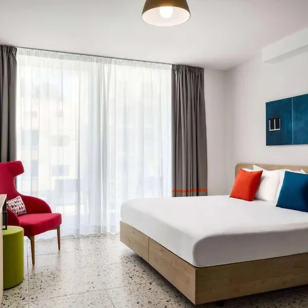 Quadro Hotel, Trademark Collection By Wyndham Saint Julian's
